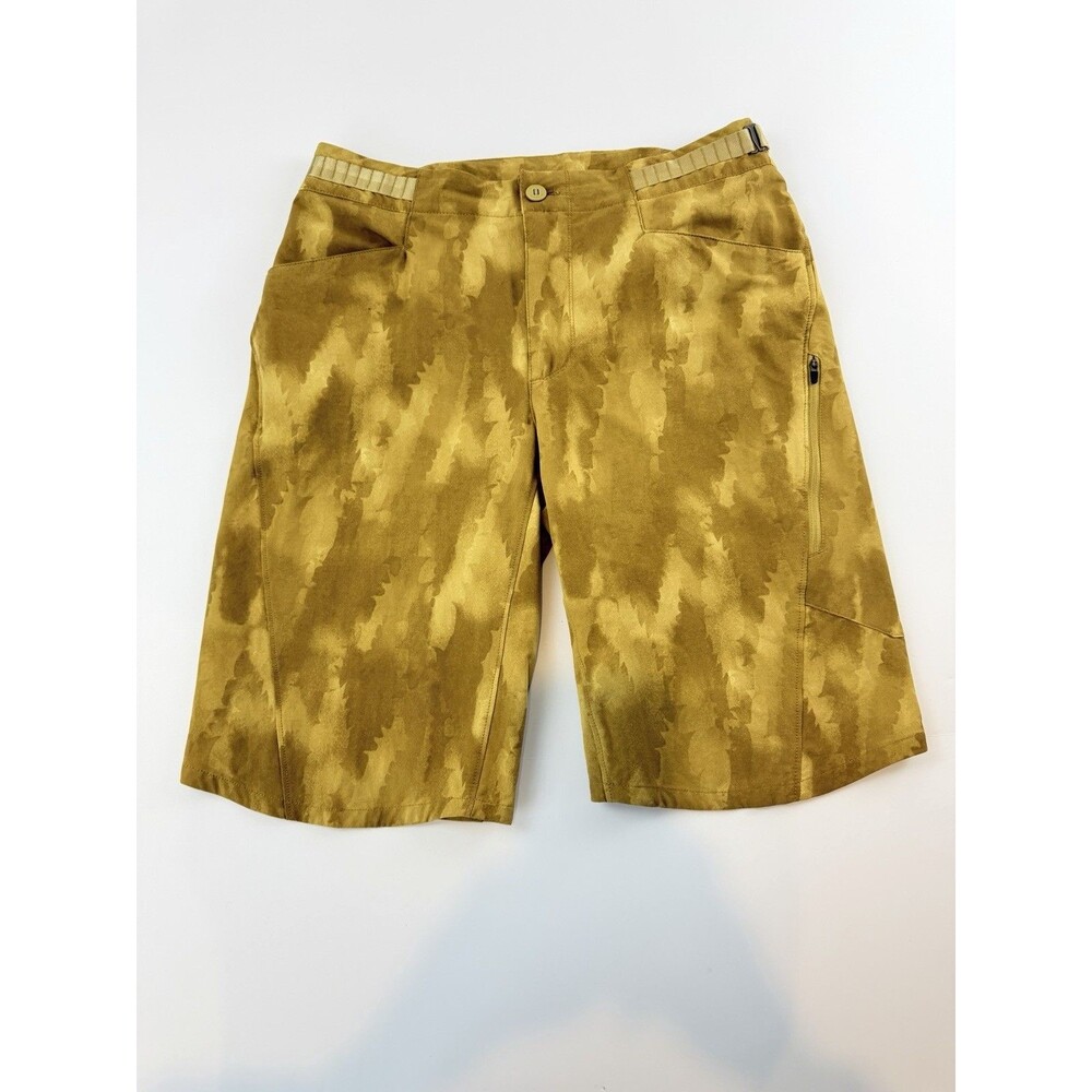 Patagonia Men’s Size 32 Hiking Shorts Yellow Camo Stretch Outdoor Trail